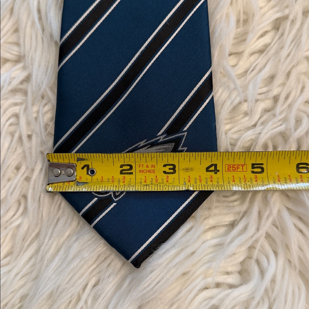 NFL Philadelphia Eagles necktie made of 100% polyester excellent condition - Picture 3 of 8